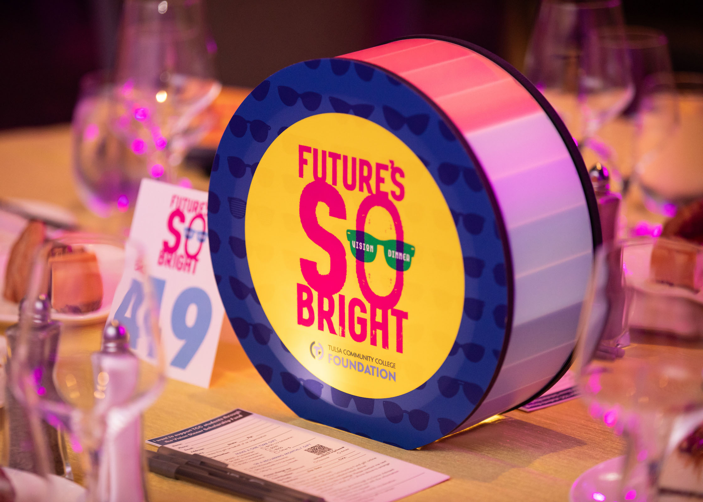 Future's So Bright themed table decorations.